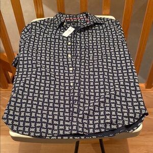 *New* Banana Republic button down short sleeve shirt Size:M Color: Navy w/print